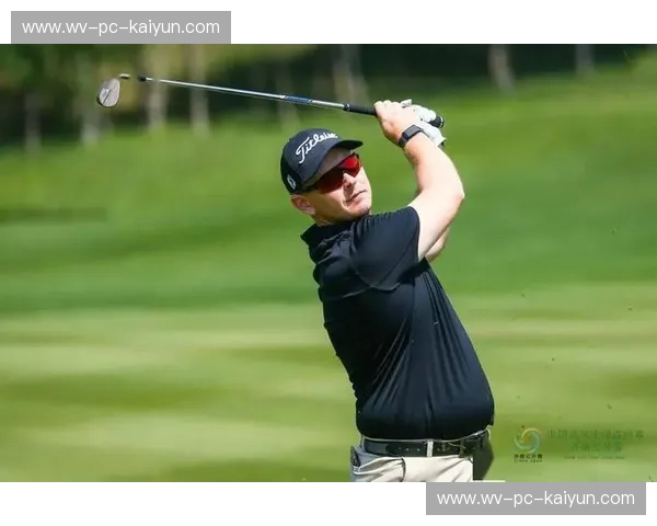 新闻高尔夫：用每一杆读懂世界